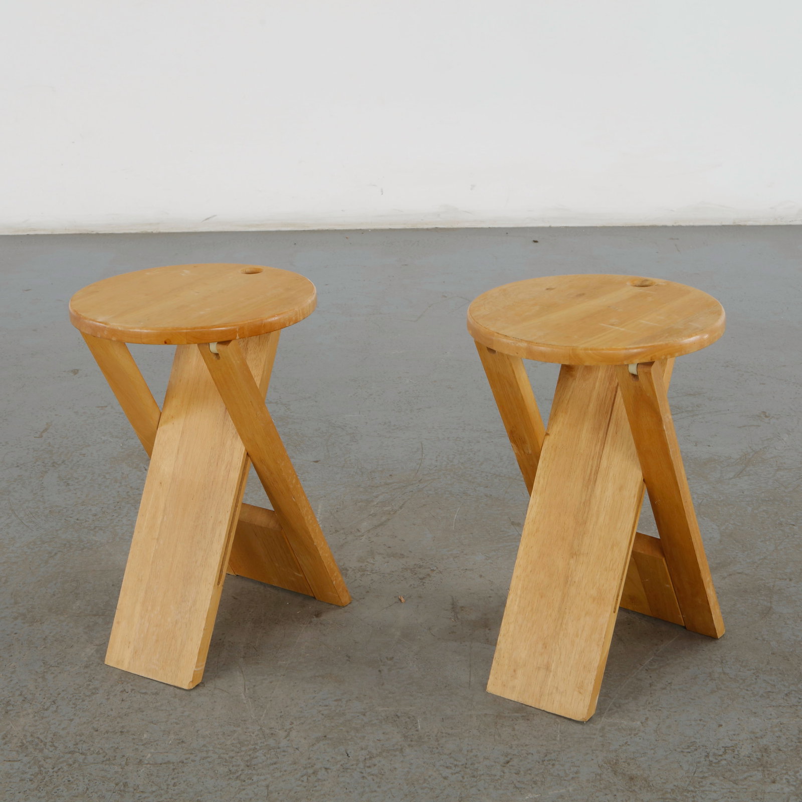 Roger Tallon, Pair of Modernist Folding Wooden Stools, 1960 (1 of 15)