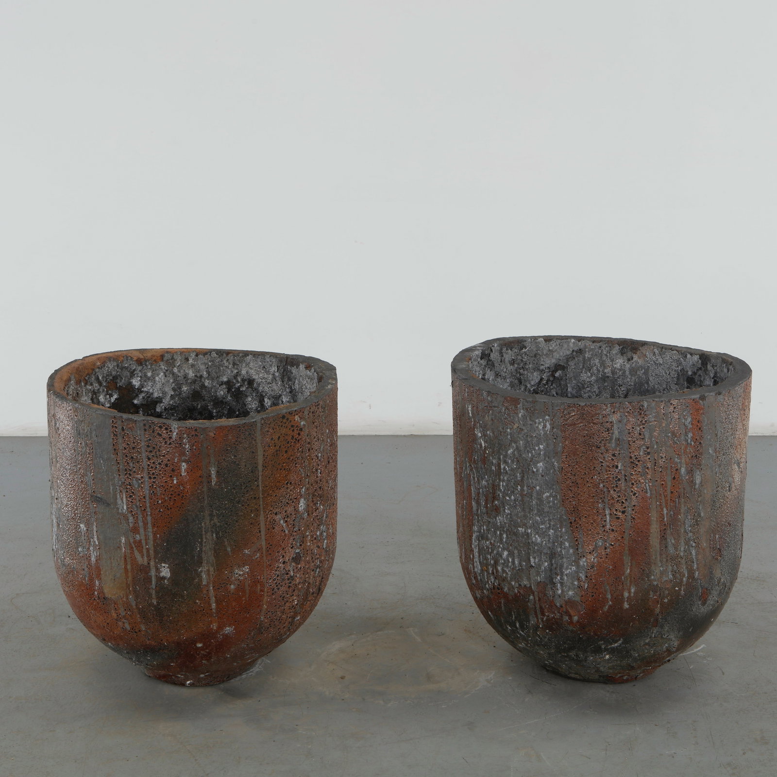Pair of Foundry Planters, 1960s (1 of 17)