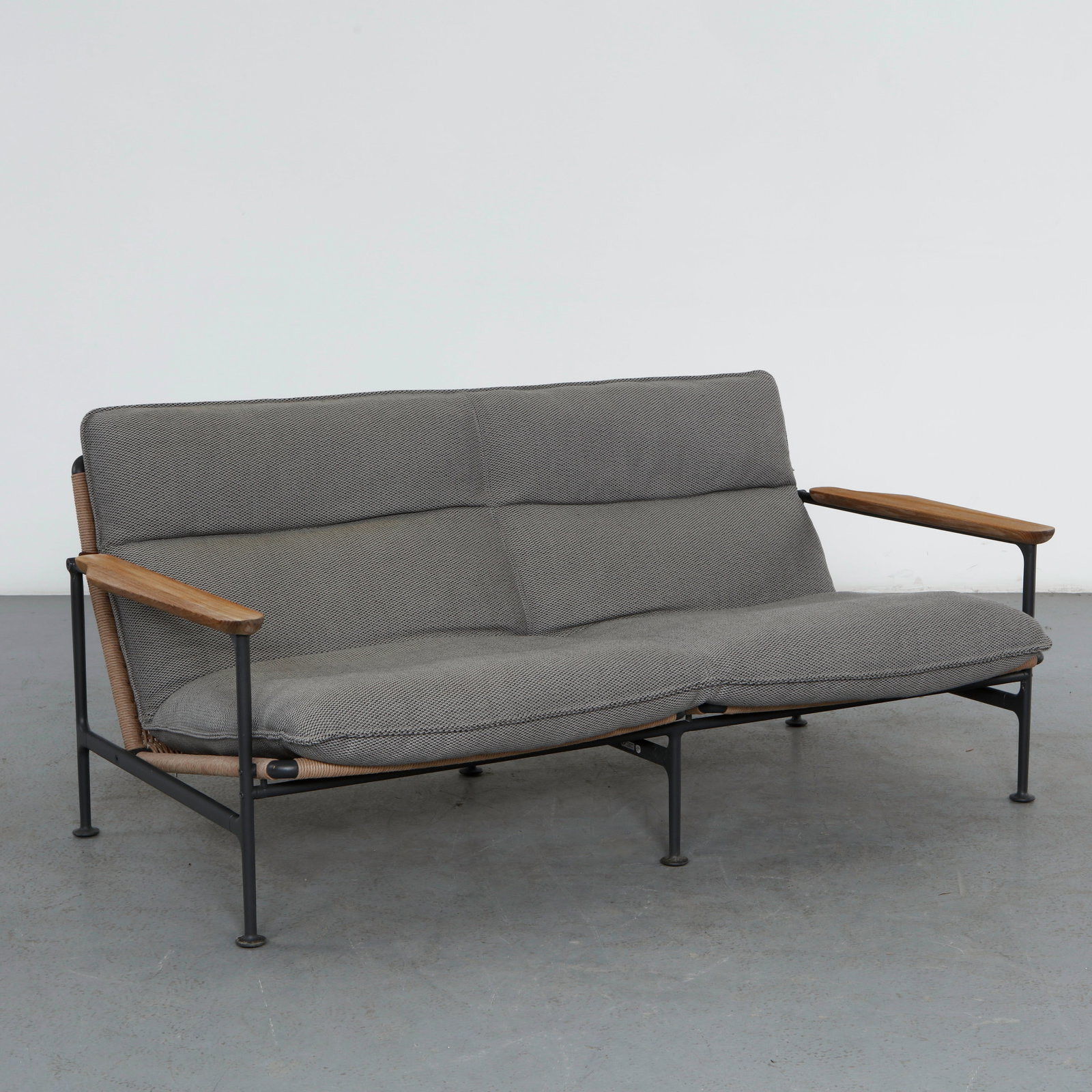 Gloster, Zenith Two-Seater Sofa (1 of 19)