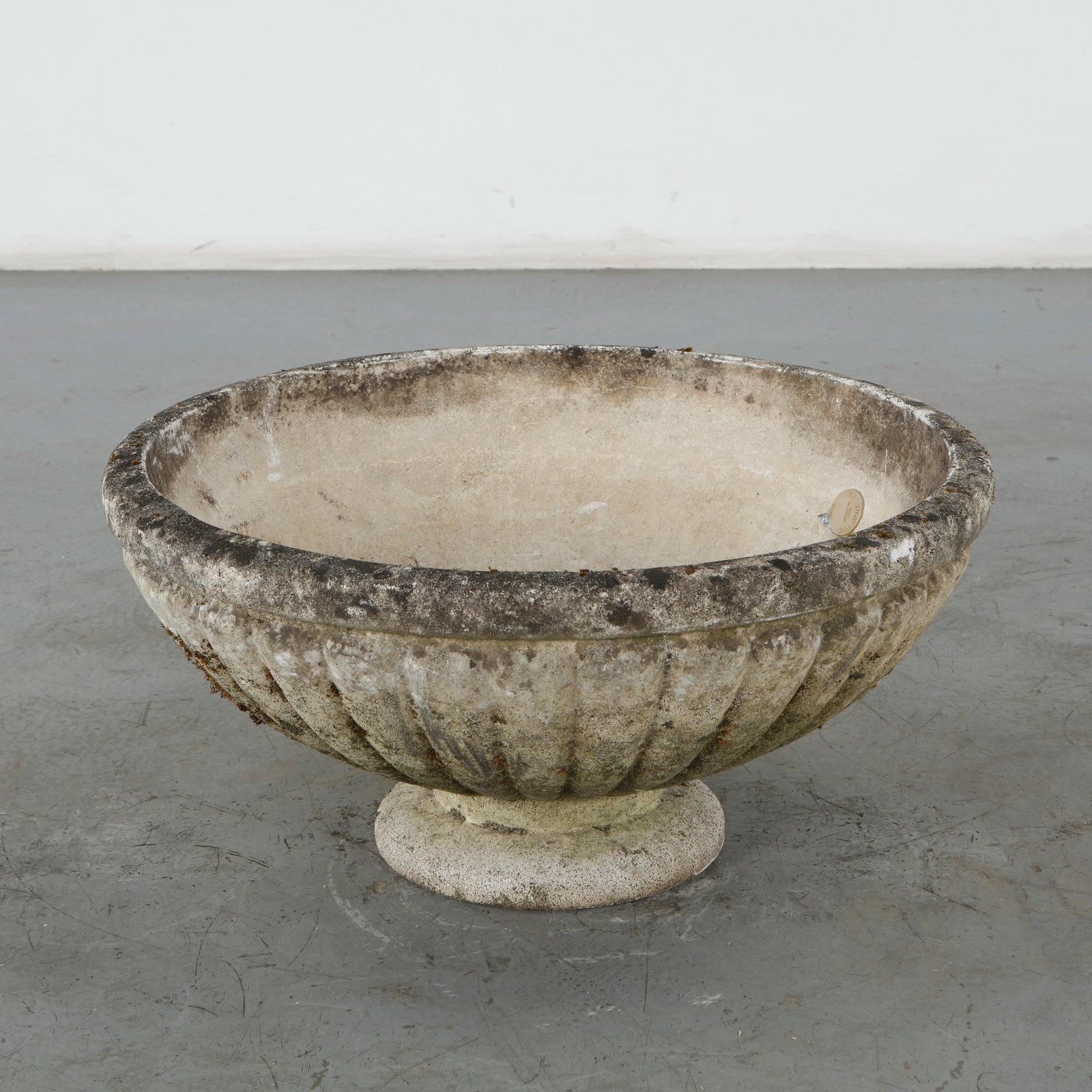 Grandon Fres, Coppa Bowl Planter, 1960s: This vintage cast stone campana urn planter produced by the renowned French manufacturer Grandon Fres is a beautiful example of mid-20th-century European garden ornamentation. Styled in the