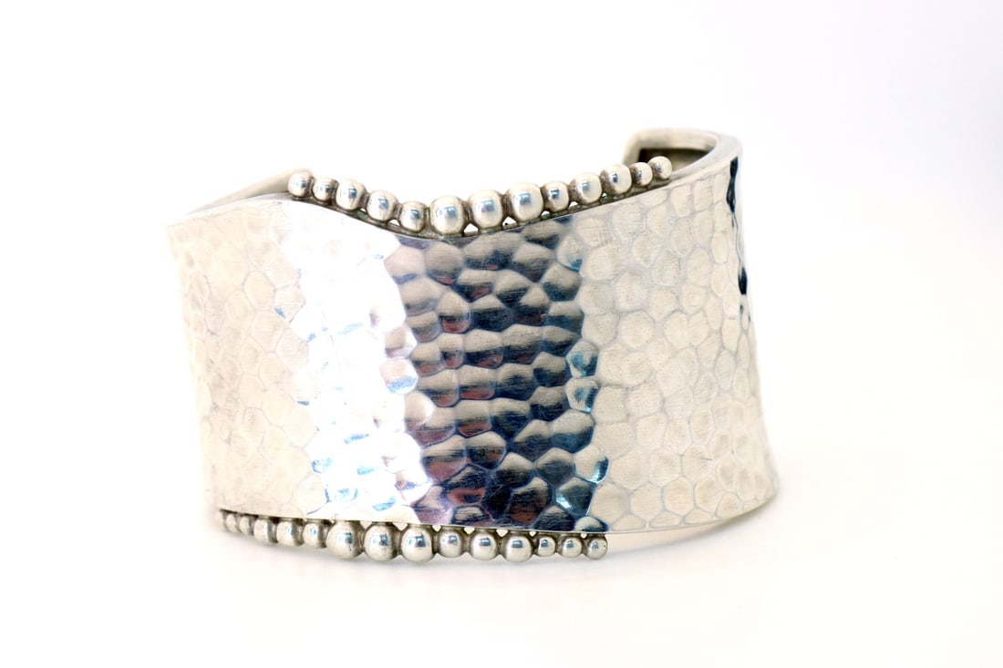 Vintage Ryan Sanchez Hammered Cuff Bracelet (1 of 6)