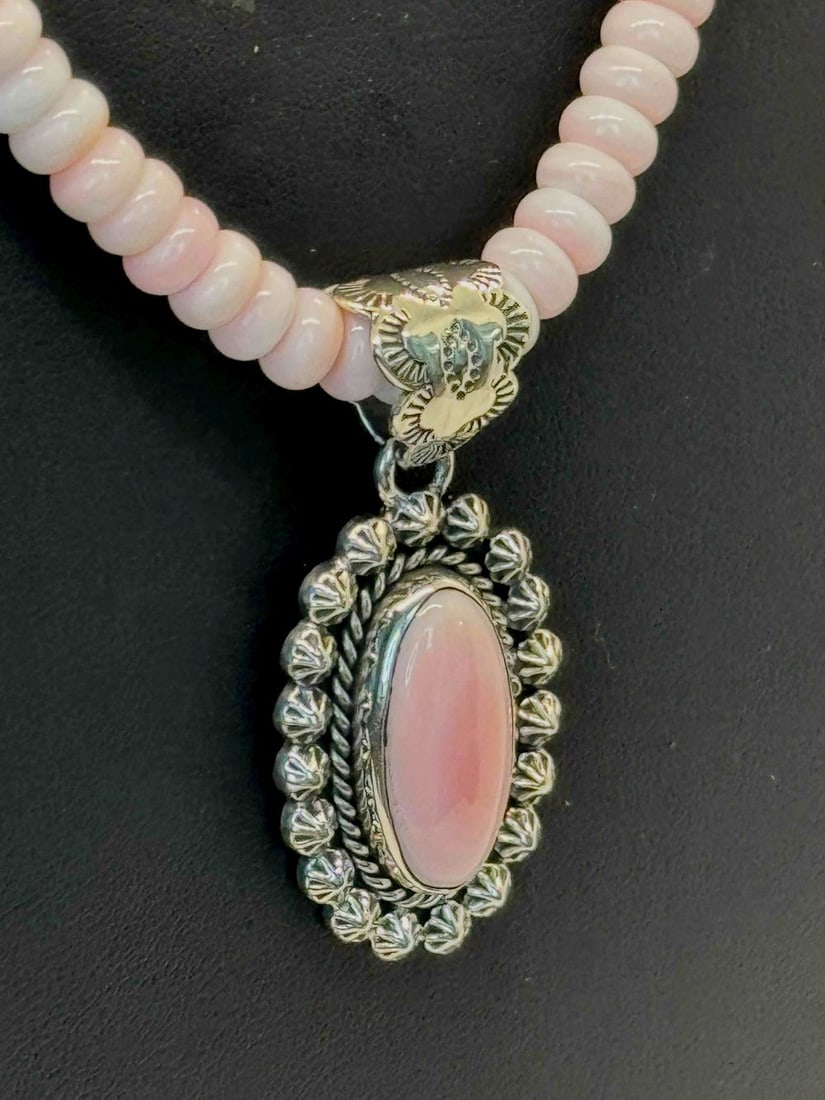 Pink Conch Shell Pendant Necklace (1 of 4)