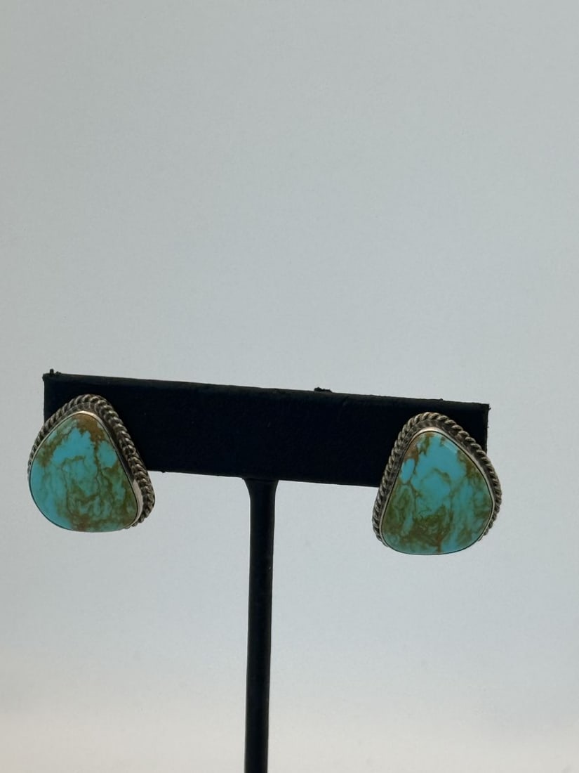 Spiny Oyster & Kingman Turquoise Necklace & Cross (1 of 5)