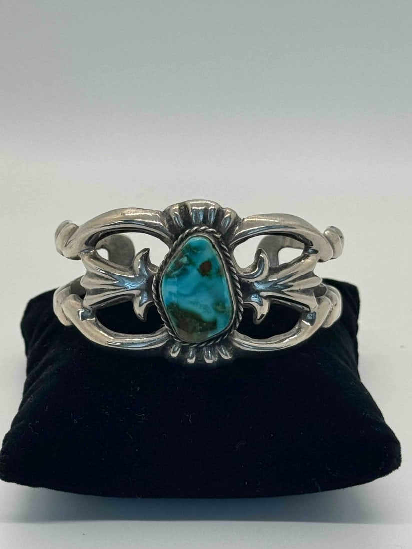 Navajo Sand Cast Royston Turquoise Cuff (1 of 4)