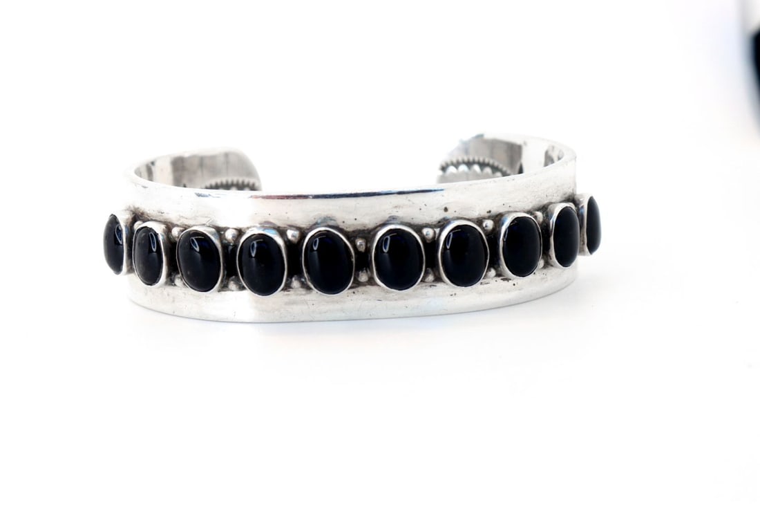 Navajo Wilbert Benally Vintage Circa 1960 Cuff (1 of 5)