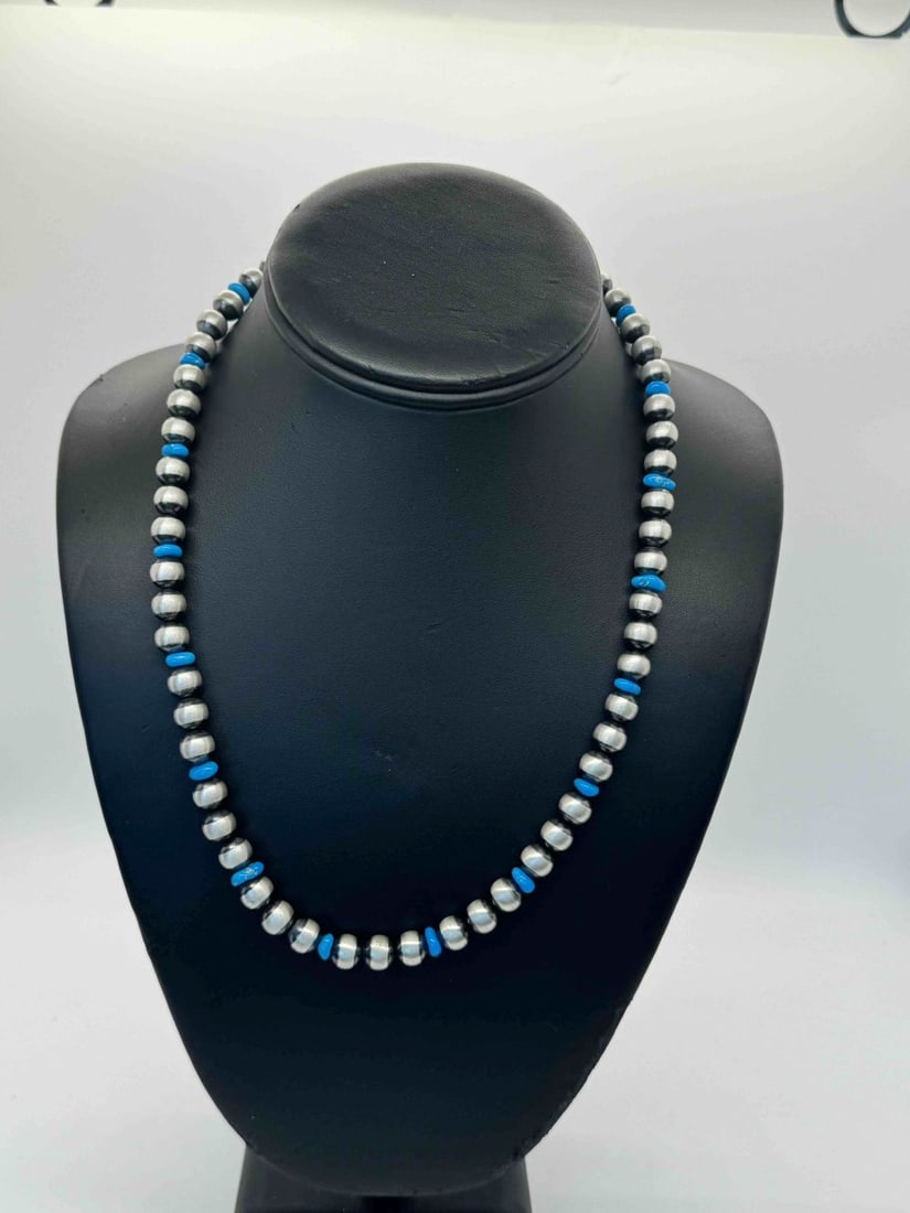 Navajo Pearl Valley Blue Turquoise Necklace (1 of 3)