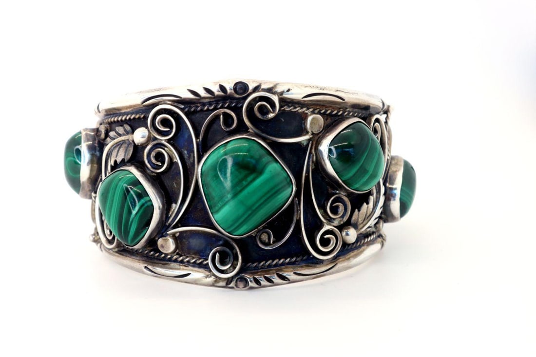 Navajo Vintage Circa 1950 Malachite Cuff (1 of 6)