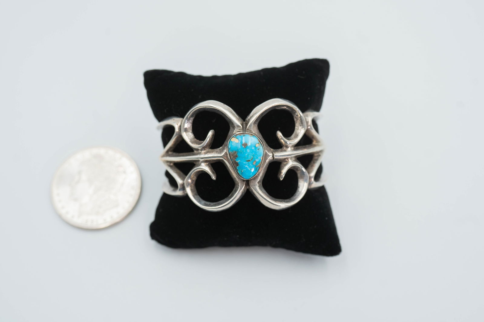 Vintage 1930s Sand Cast Cuff (1 of 6)