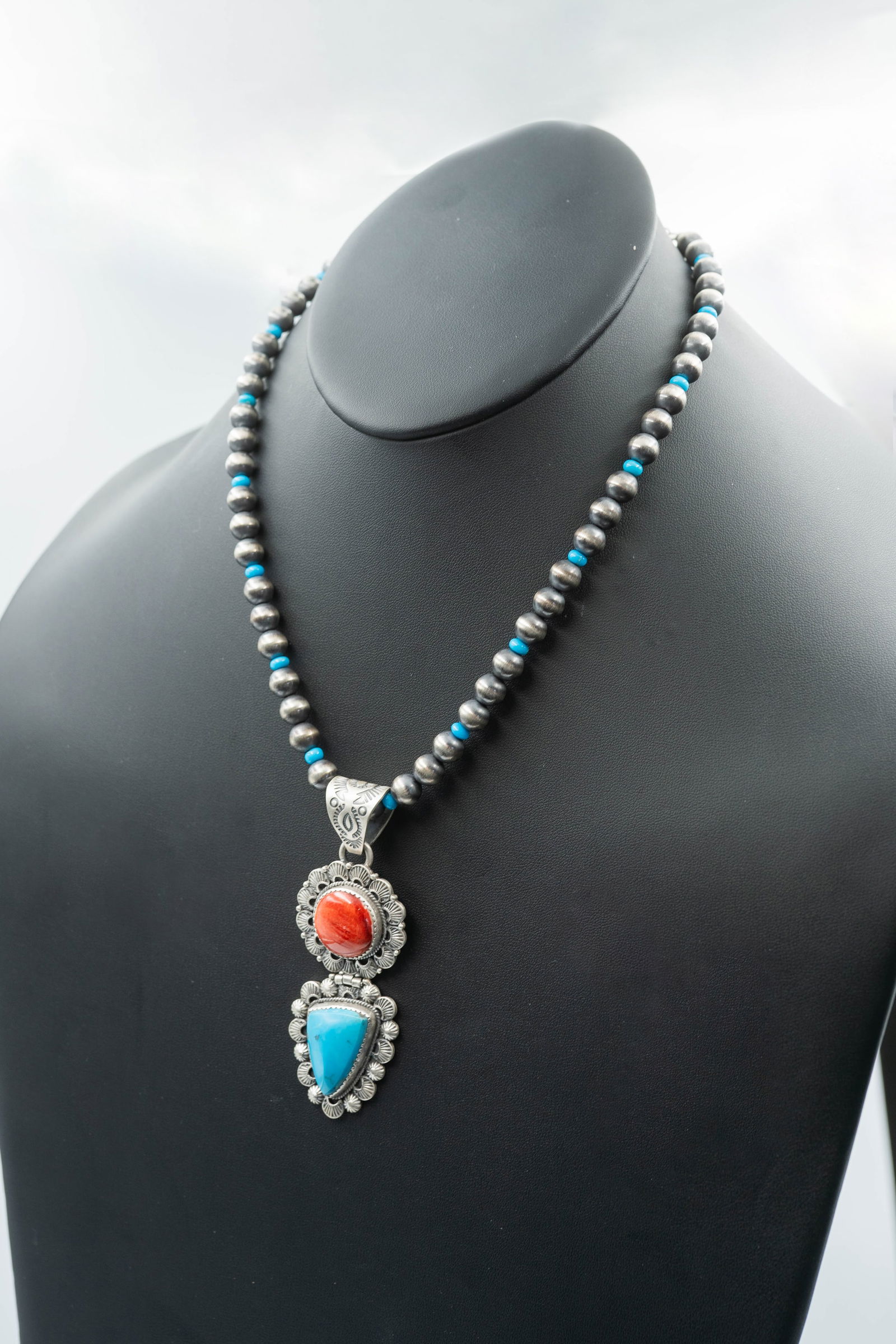 Spiny Oyster And Turquoise Pendant Necklace (1 of 5)