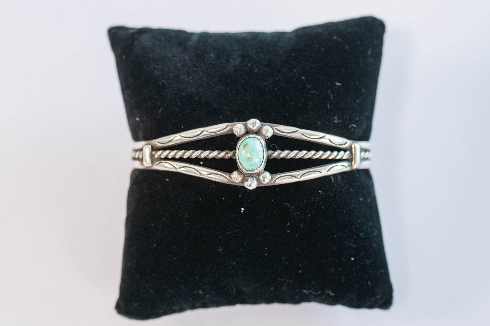 Vintage Navajo Cuff Bracelet (1 of 5)