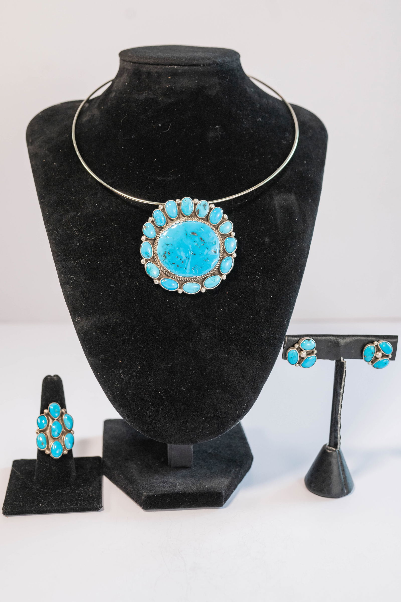 E.H Gray 3 Piece Ensemble (1 of 8)