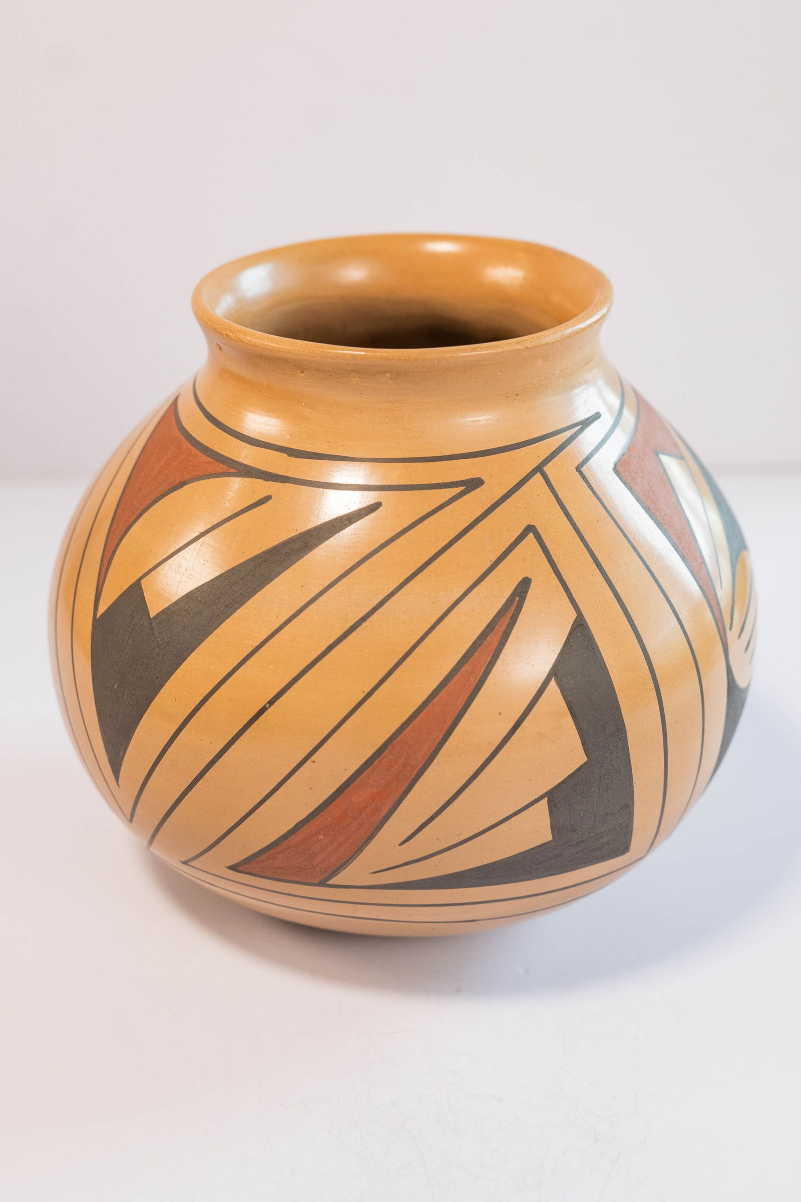 Vintage Hopi Clay Pot (1 of 6)