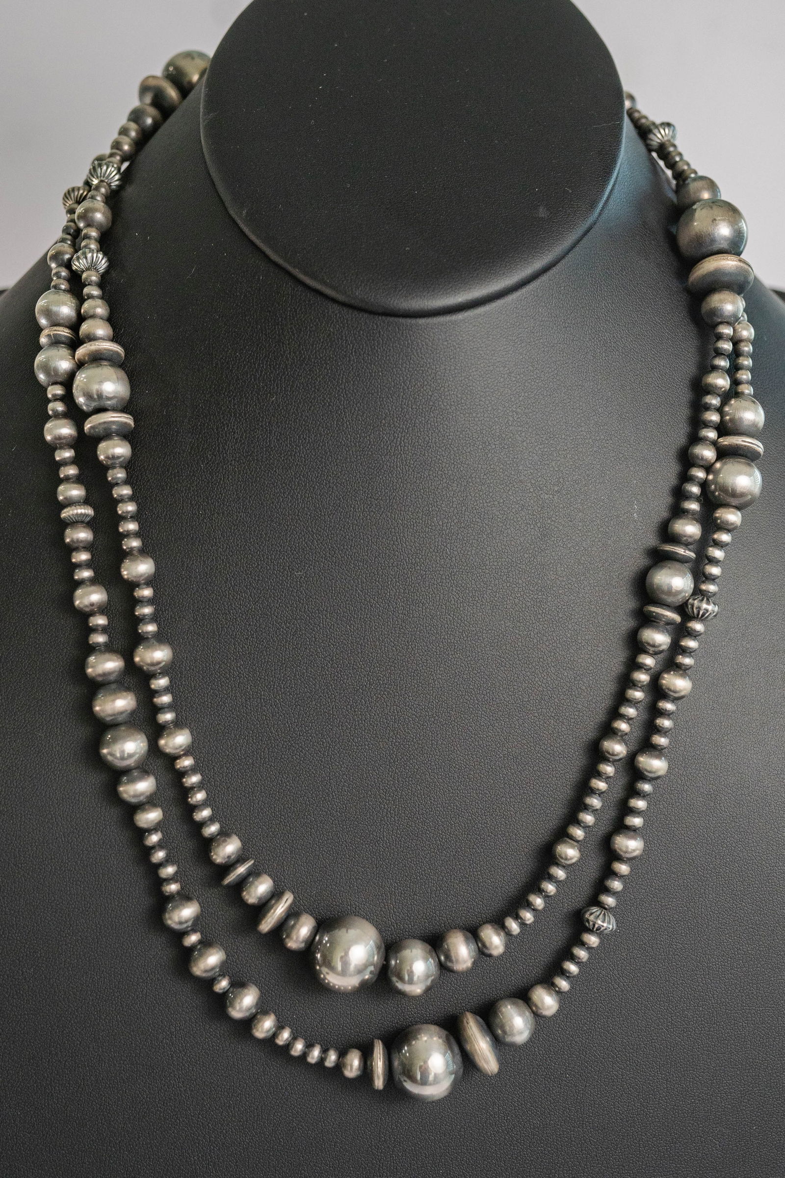 Elegant Navajo Pearl Necklace (1 of 7)