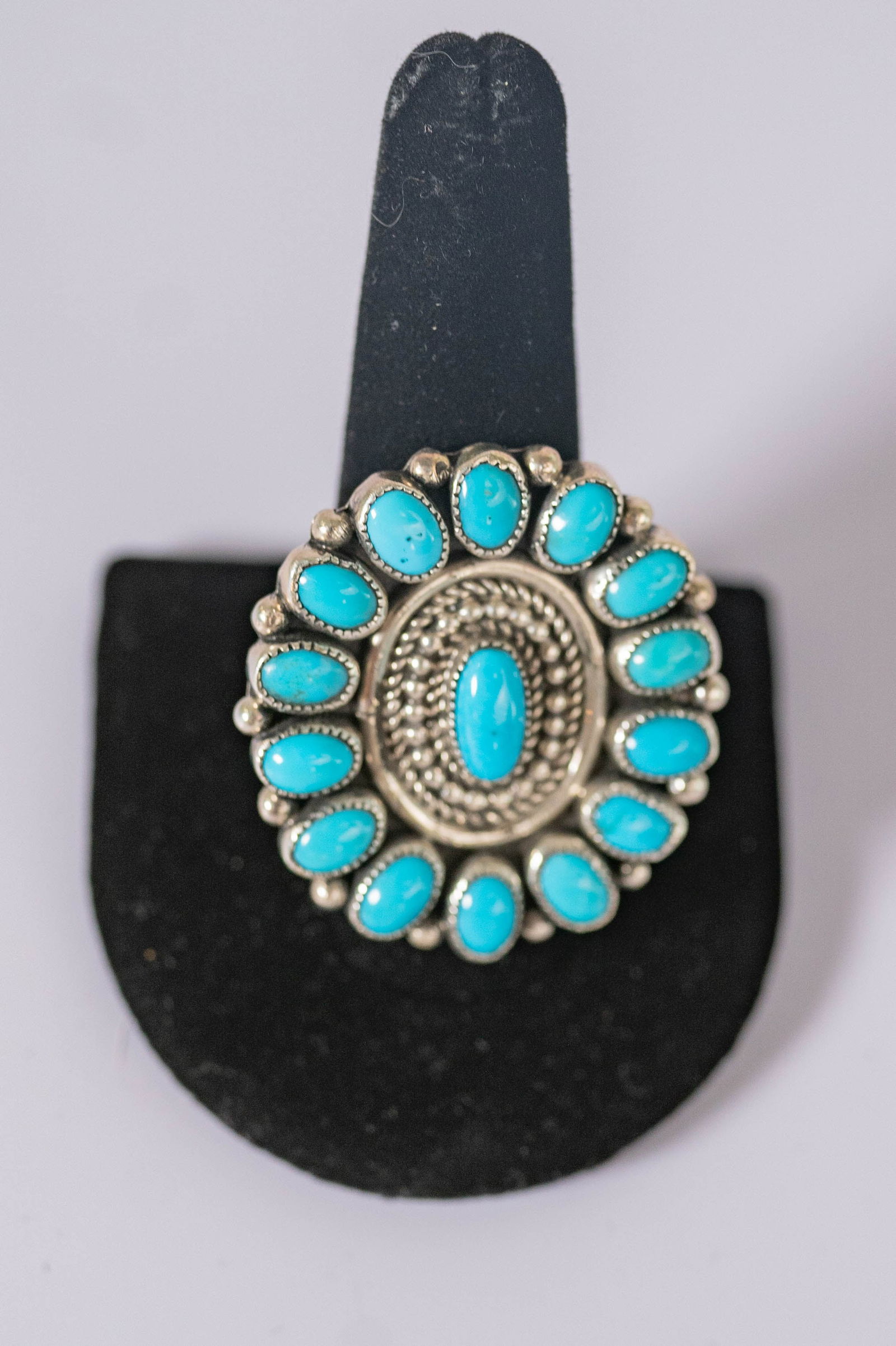 Gorgeous Floral Design Ring (1 of 5)