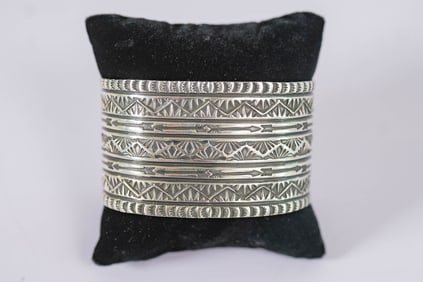 Acclaimed Artist Sunshine Reeves Cuff