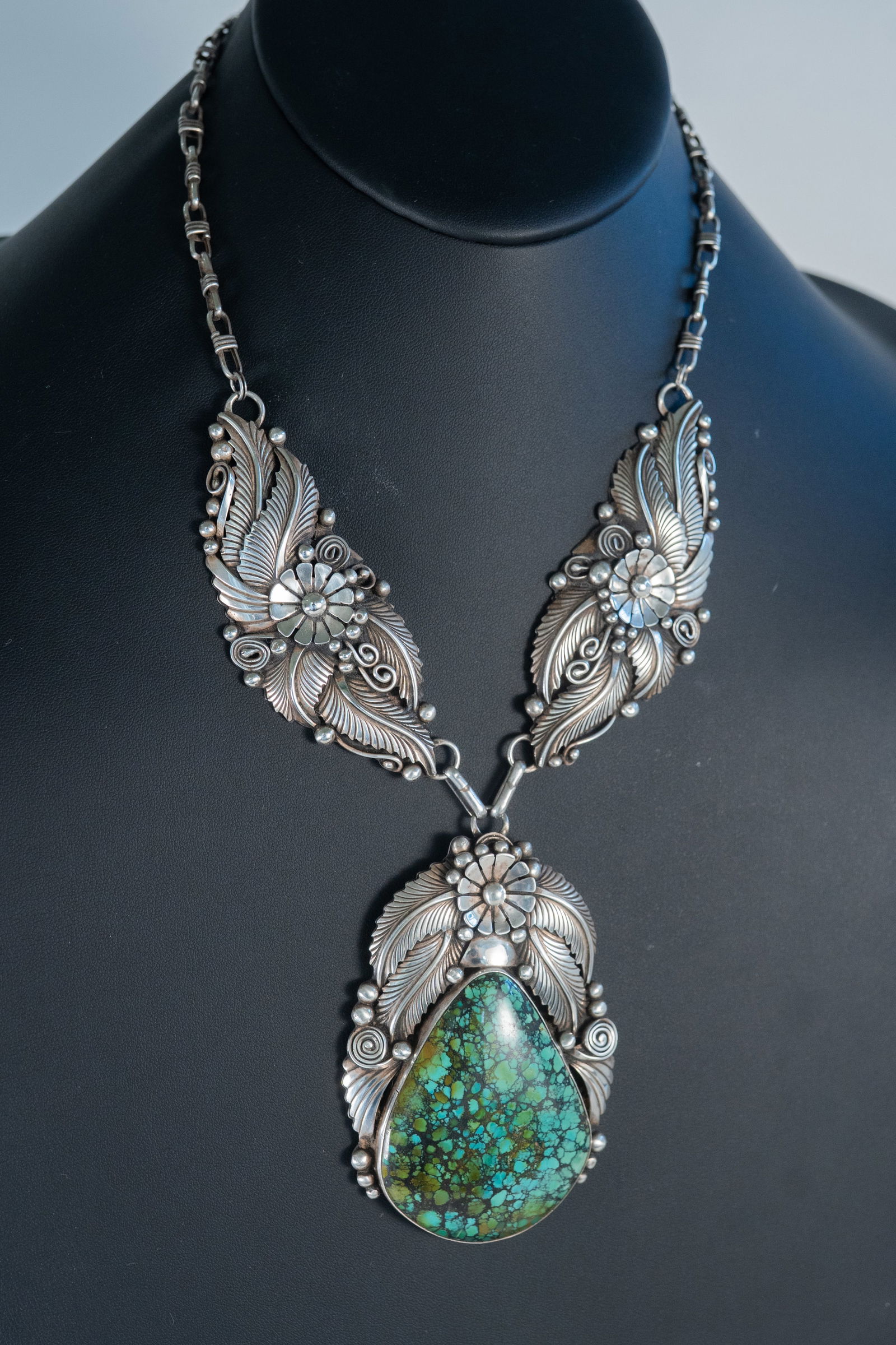 Gorgeous Vintage G. Delgaritto Pendant Necklace (1 of 12)