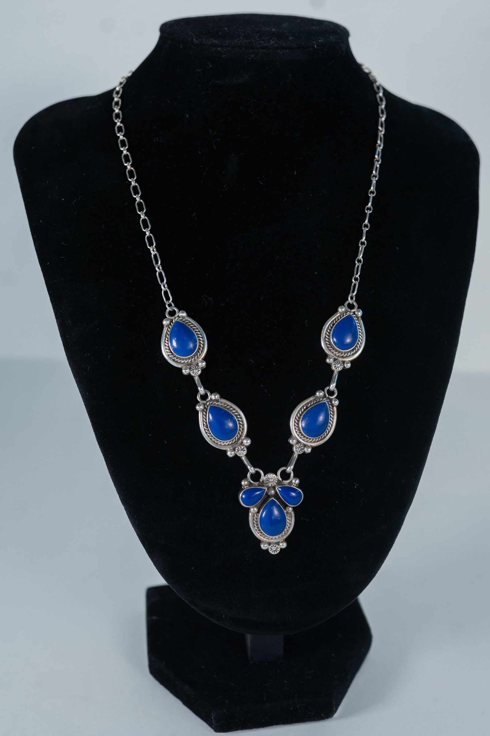 Attractive Lapis Pendant Necklace (1 of 7)