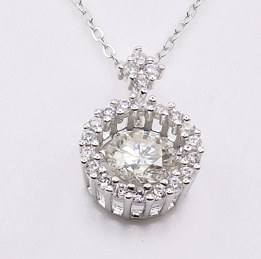 Sterling Silver 1.0ct Moissanite Diamond Floating Halo Necklace (1 of 10)
