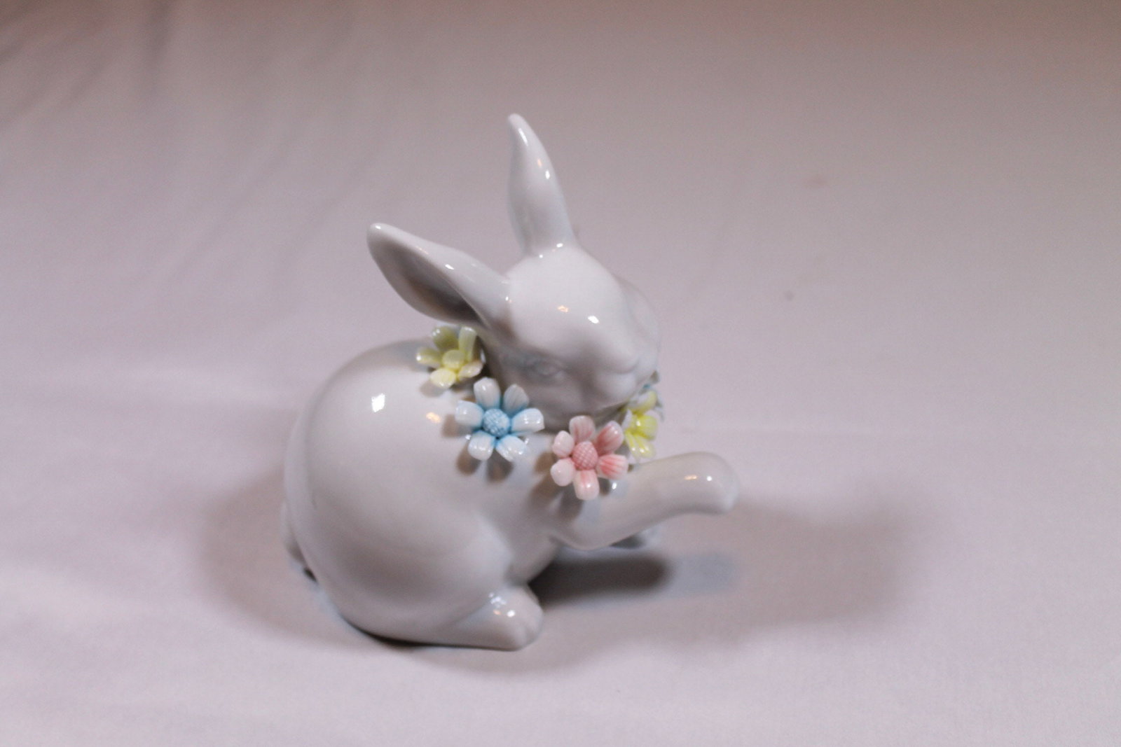 Attentive Bunny with Flowers Figurines: Attentive Bunny with Flowers Figurines
