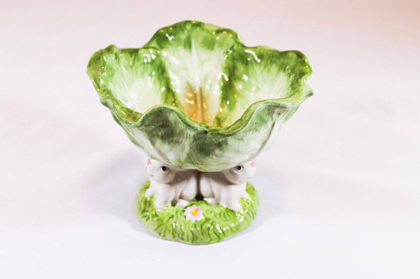 Vintage easter rabbit candy dish: Vintage easter rabbit candy dish