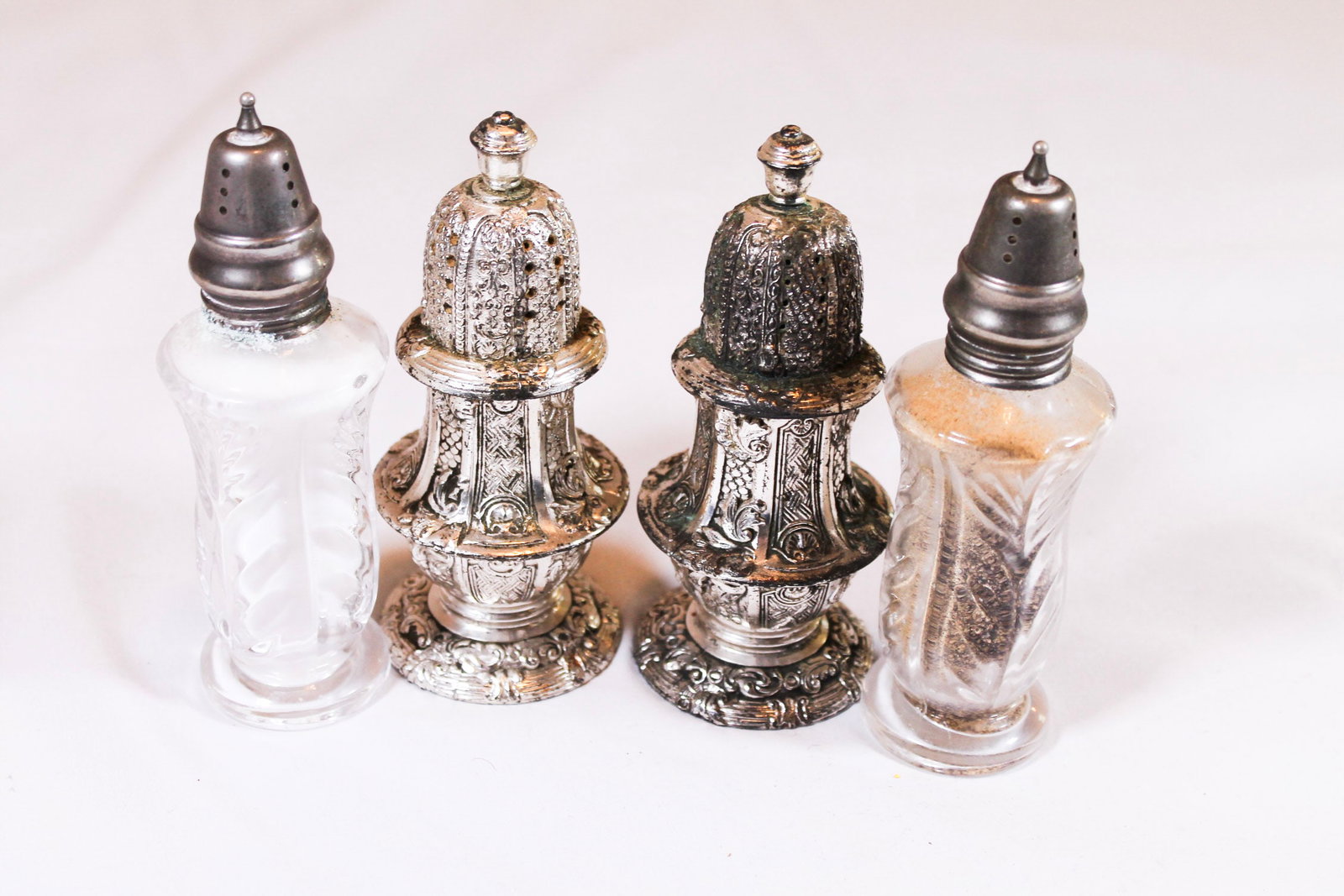 Vintage antique Salt and pepper shakers: Vintage antique Salt and pepper shakers
