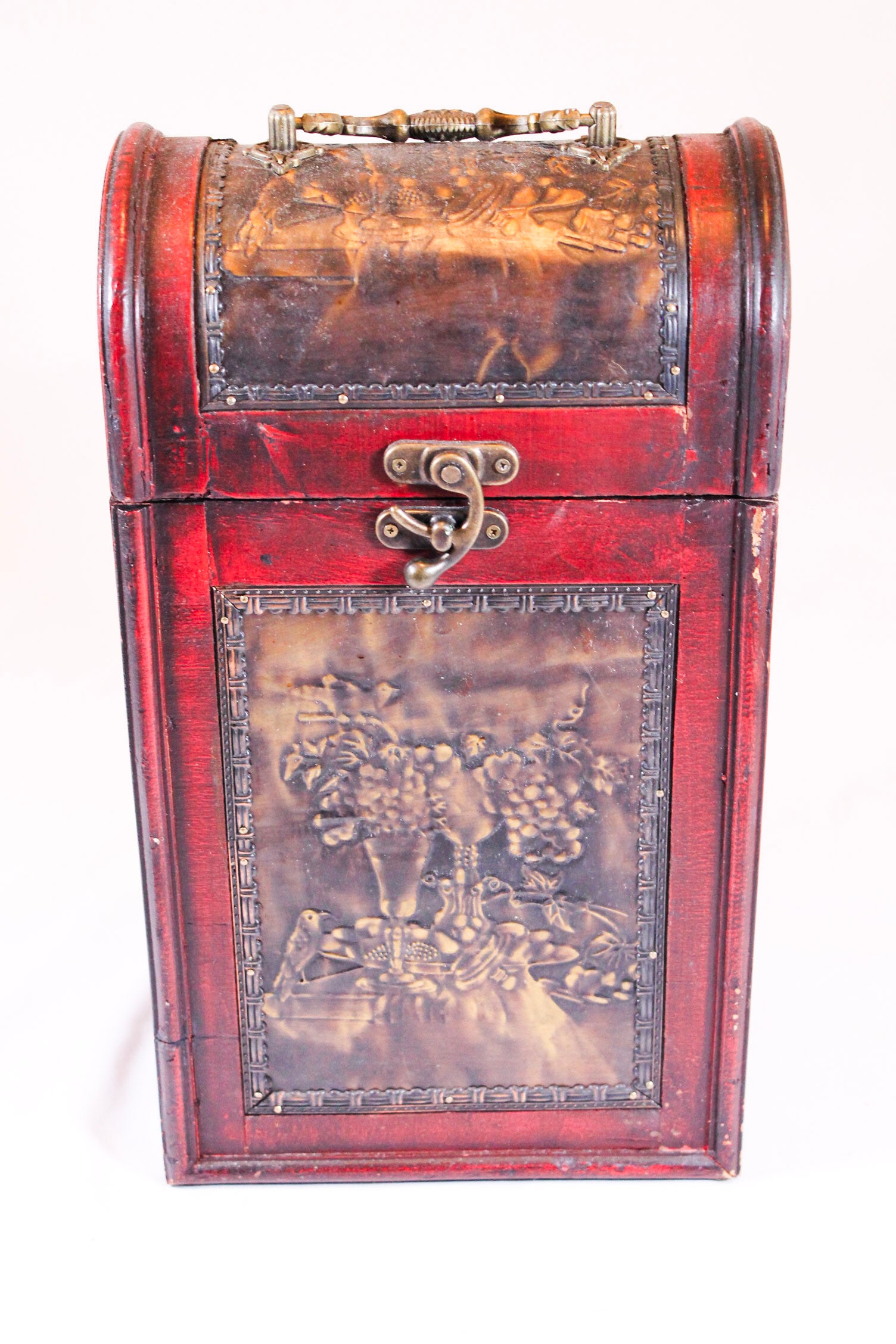 Vintage 2 bottle Wine box/Caddy wooden with metal overlay: Vintage 2 bottle Wine box/Caddy wooden with metal overlay