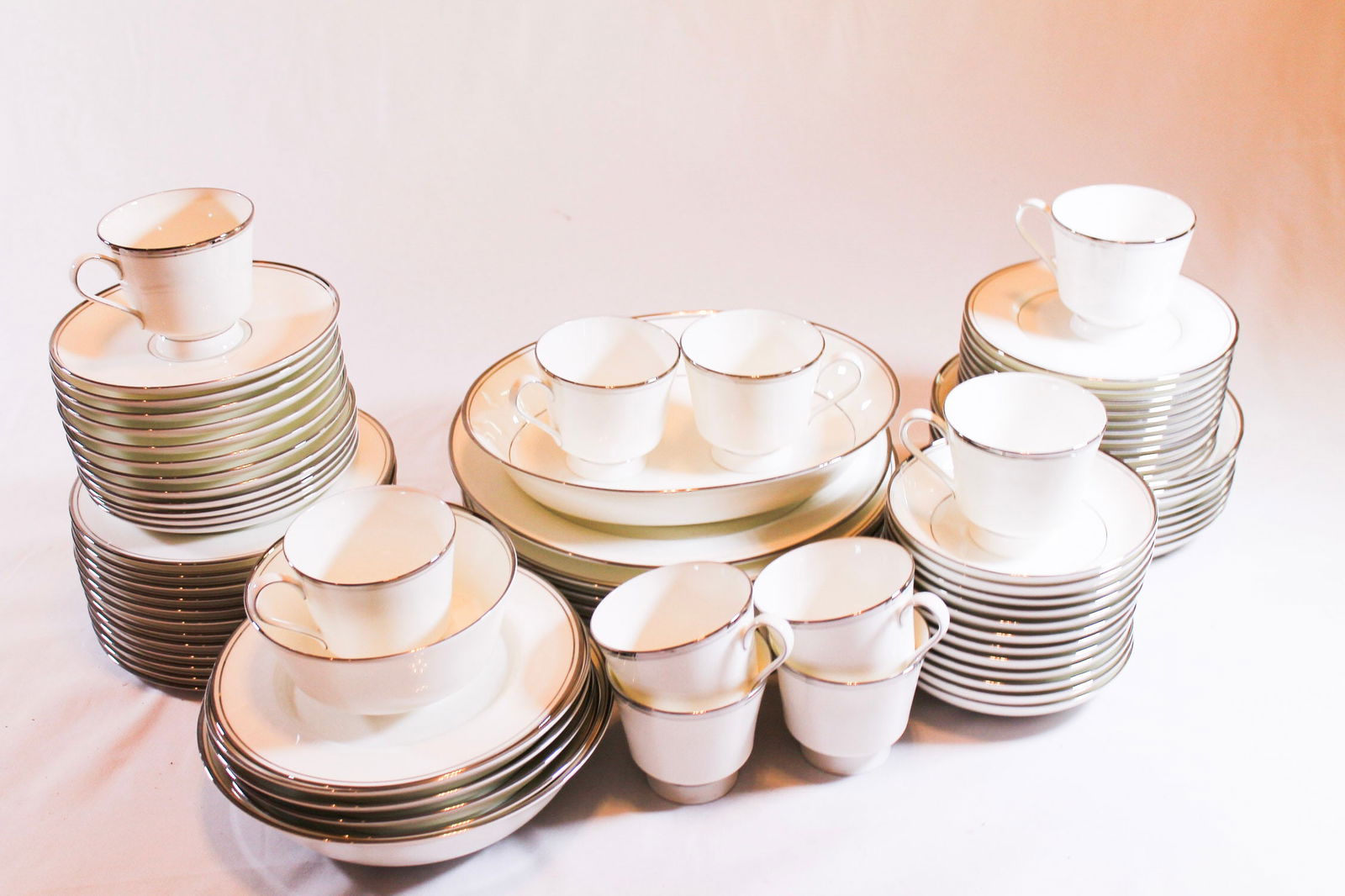 Japanese Mikasa Bone China Place setting dinnerware set: Japanese Mikasa Bone China Place setting dinnerware set