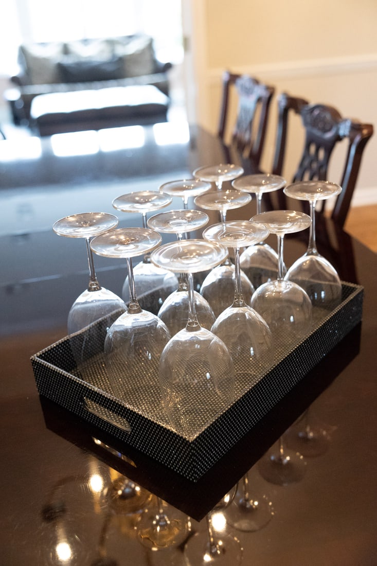 Set Of 12 Wine Glasses with Tray: Set Of 12 Wine Glasses with Tray