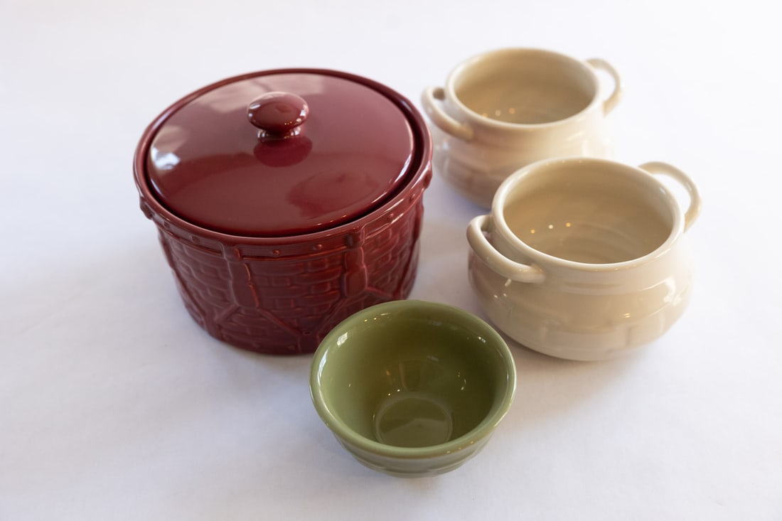 Longaberger Pottery Soup Tureen and Bowls (1 of 7)