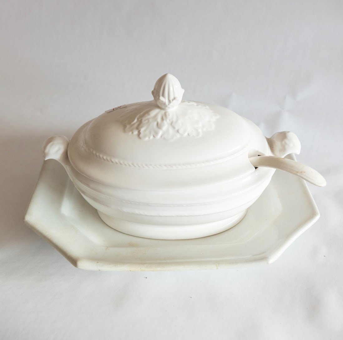 Ceramic Soup Tureen (1 of 6)