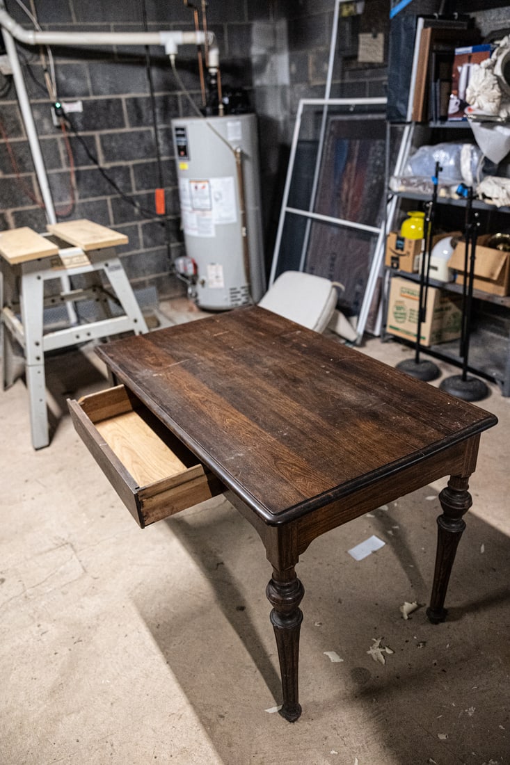 Wood Desk: Wood Desk *** PICKUP ONLY ***