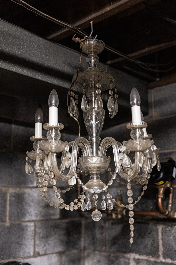 Glass and Plastic Chandelier - Electric: Glass and Plastic Chandelier - Electric *** PICKUP ONLY ***