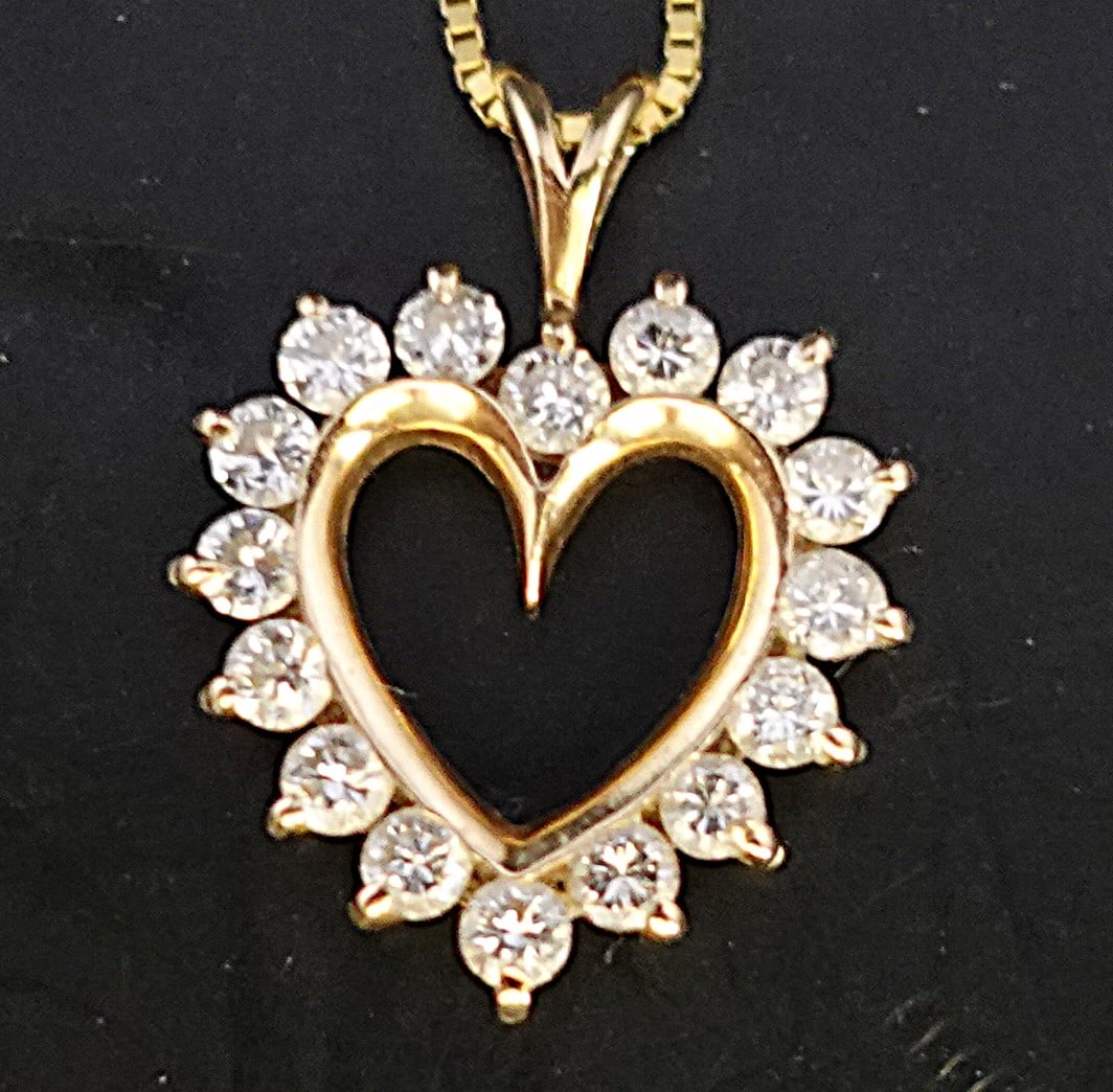 This 17 3/4 Inch Necklace with Diamond Heart Pendant - 2