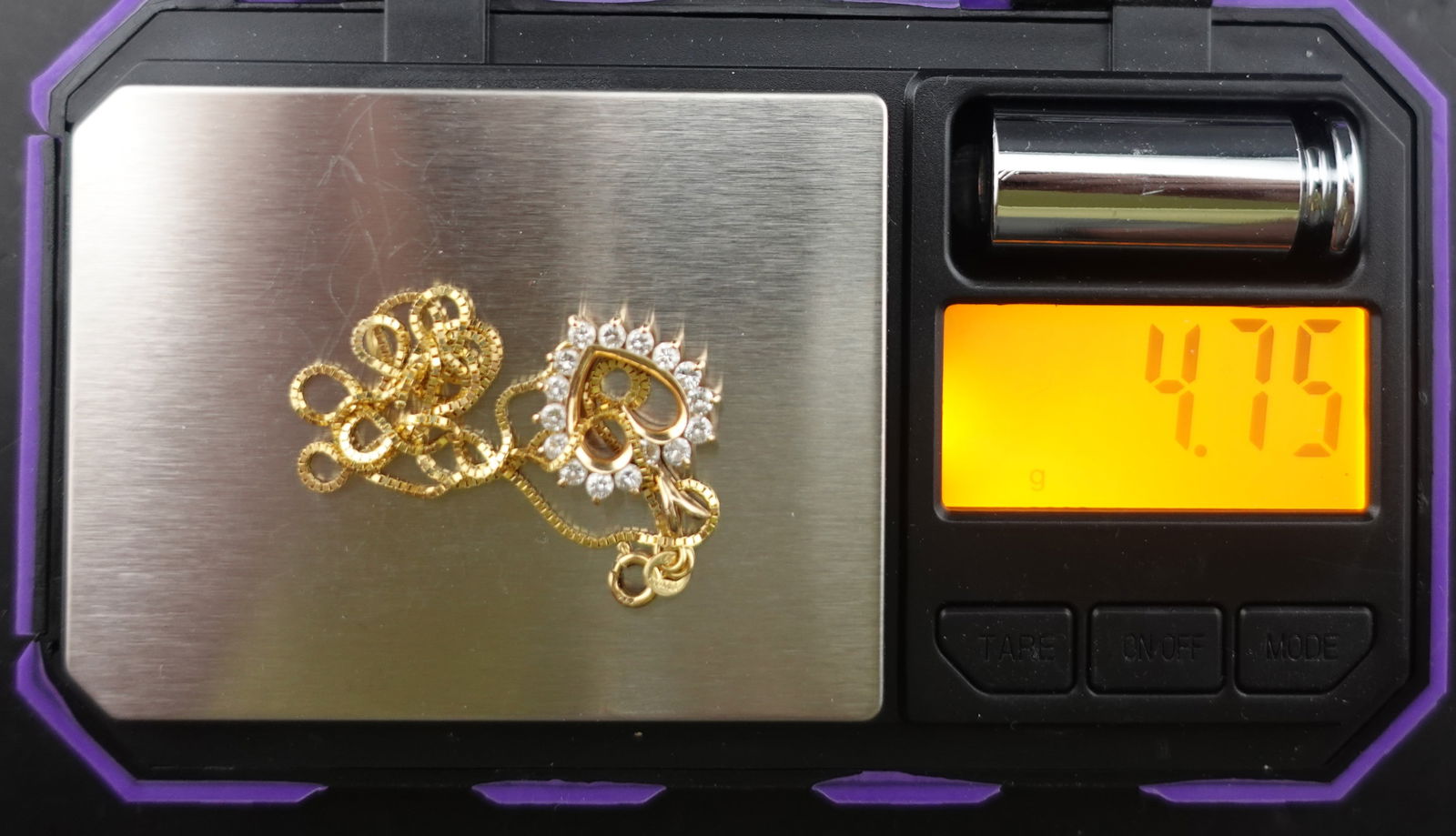 This 17 3/4 Inch Necklace with Diamond Heart Pendant - 4