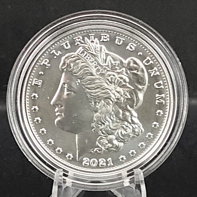 2021-O Morgan Dollar: This is a Great Coin! Still in the Mint Case Low Estimate: 150High Estimate: 200