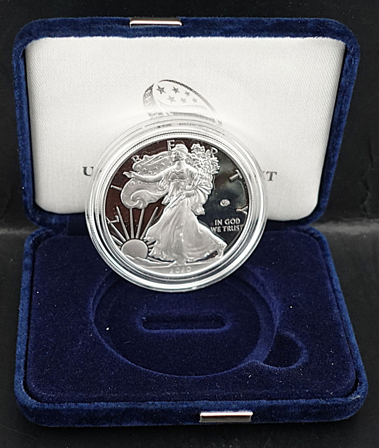 End of WW2 75th Anniversary Silver Commemorative Coin: This is in the Mint Box and Flawless! High Estimate: 550Low Estimate: 450