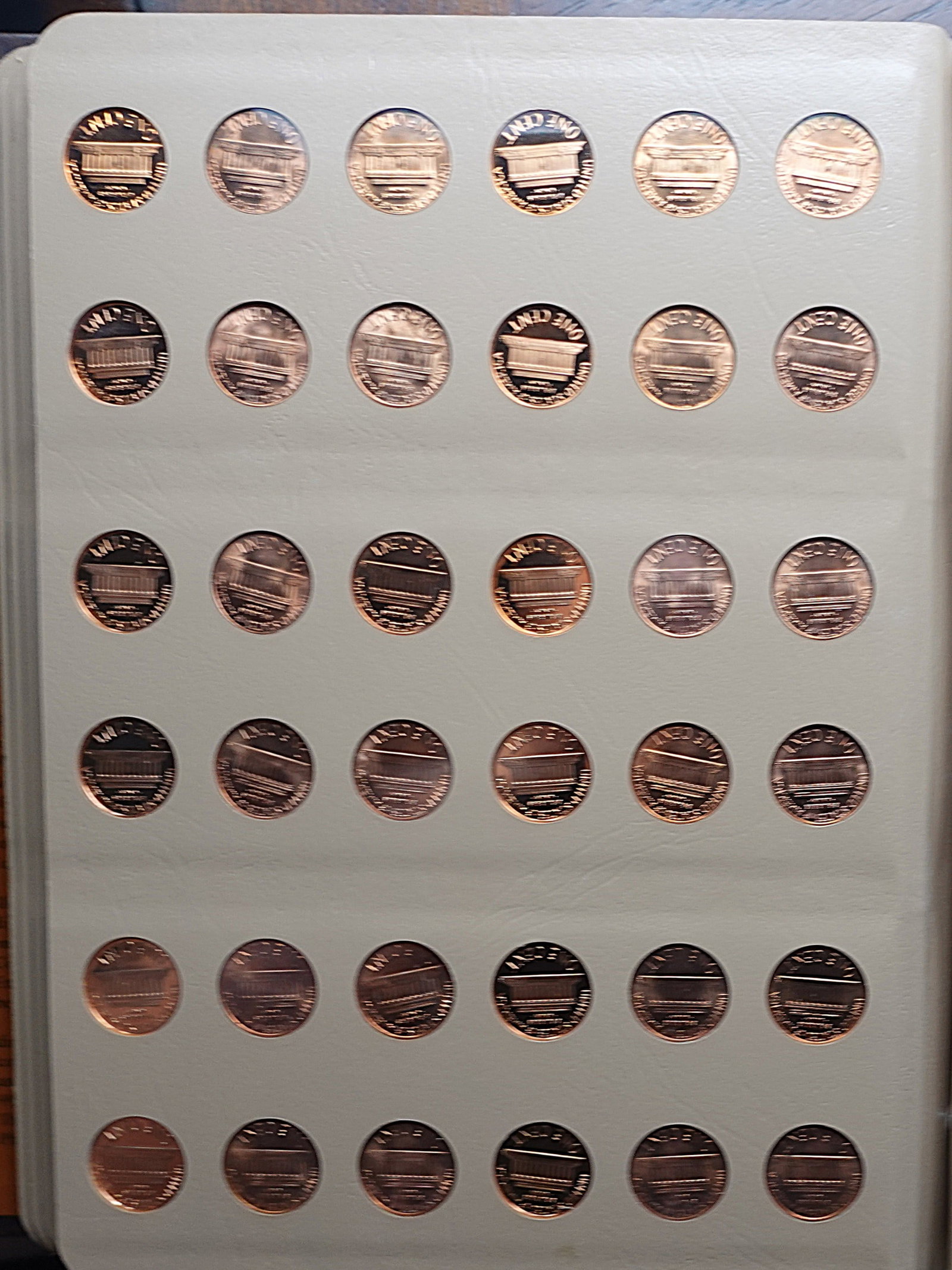 1909 to 2009 Wheat and Lincoln Cent Book - 17