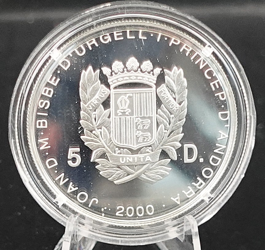 2000 5 Diner Andorra Nativity Proof Coin: This is an Exquisite Coin! This is 92.5 Silver and weighs 15.55g Low Estimate: 150 High Estimate: 200