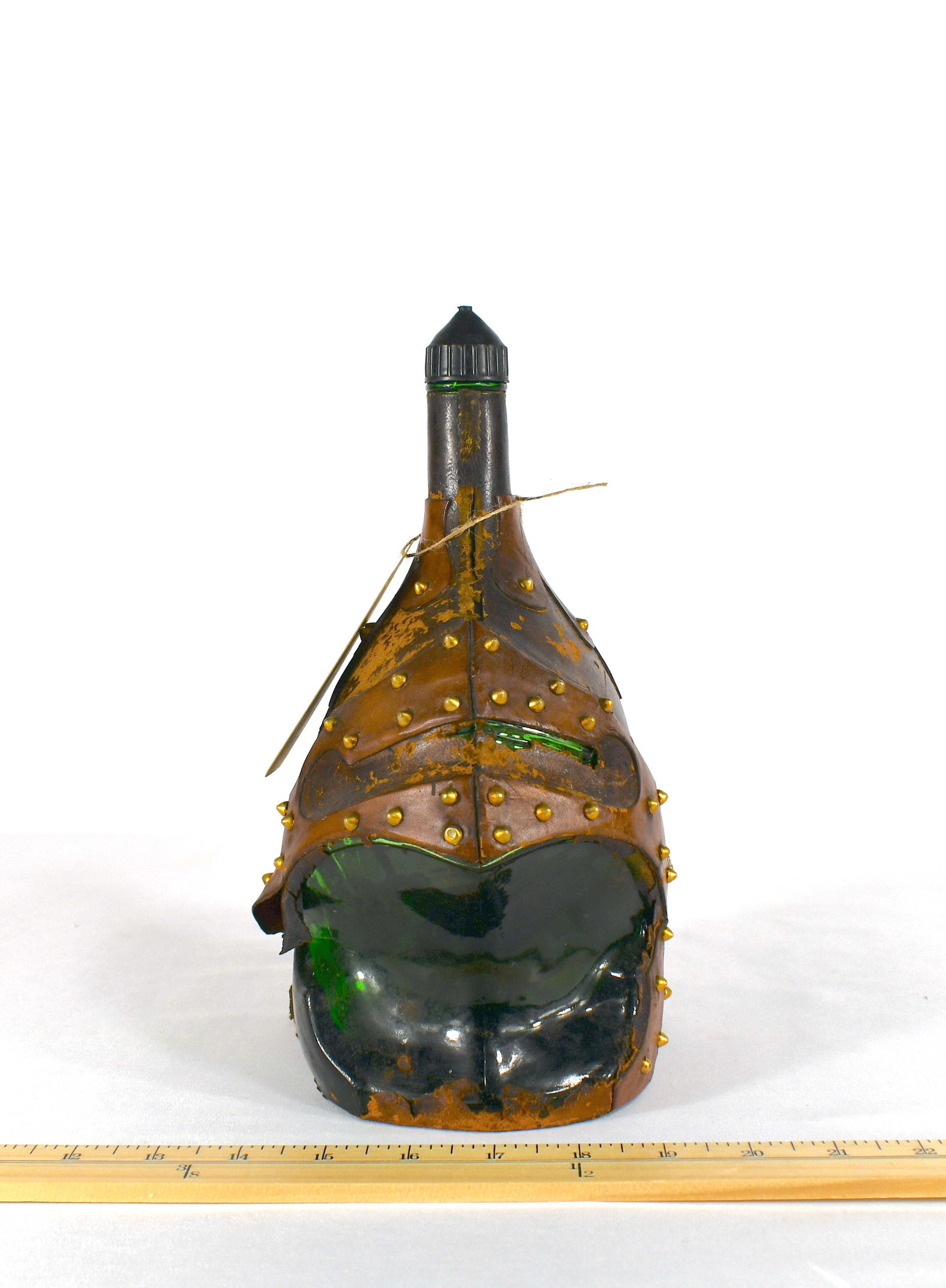 Rare Brevettato Bottle: Used Has some wear 2 tone brown with gold colored studs and lions Made in italy and hard to get Missing leather cap