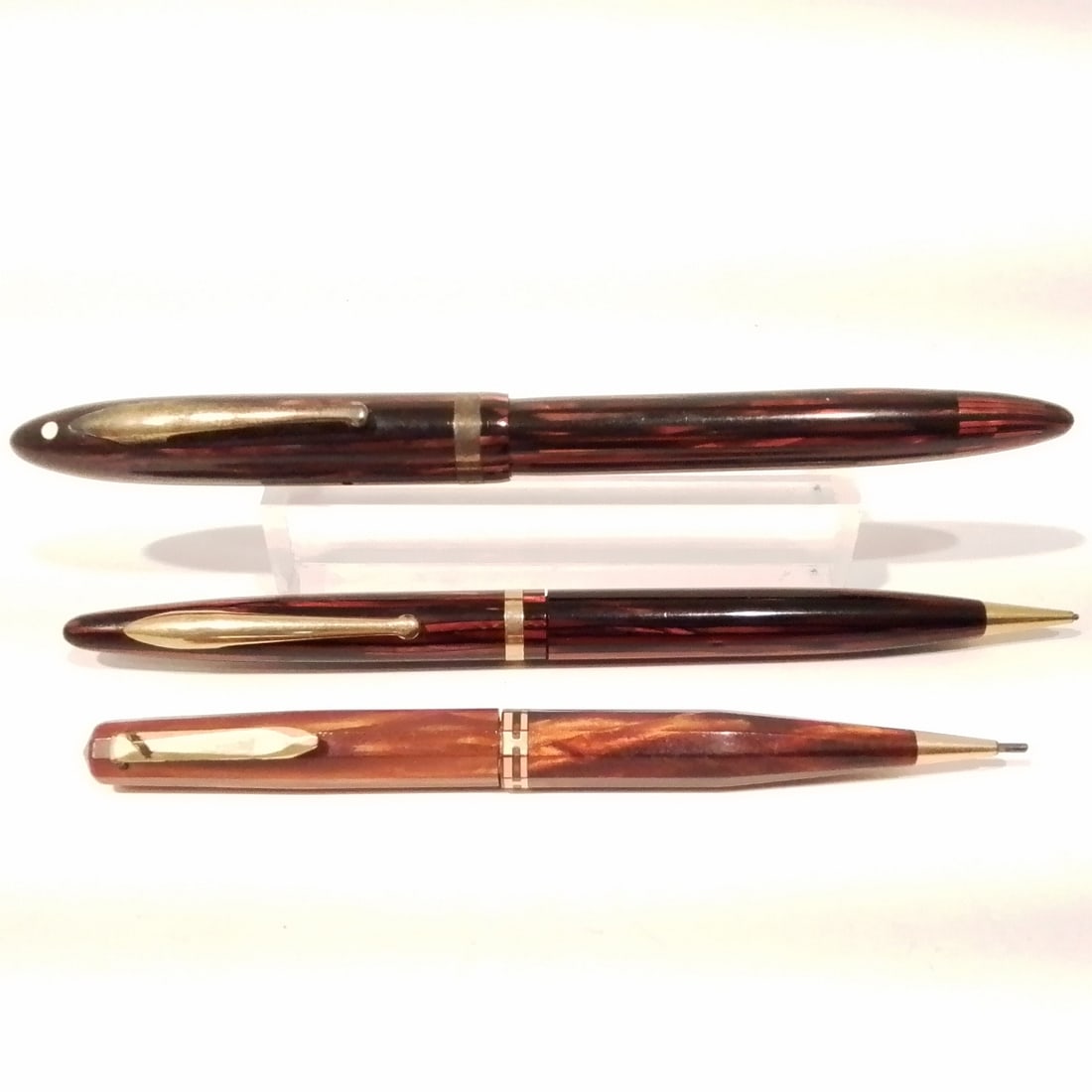 Vintage Sheaffer's Fountain Pen and Mechanical Pencil Set (1 of 2)