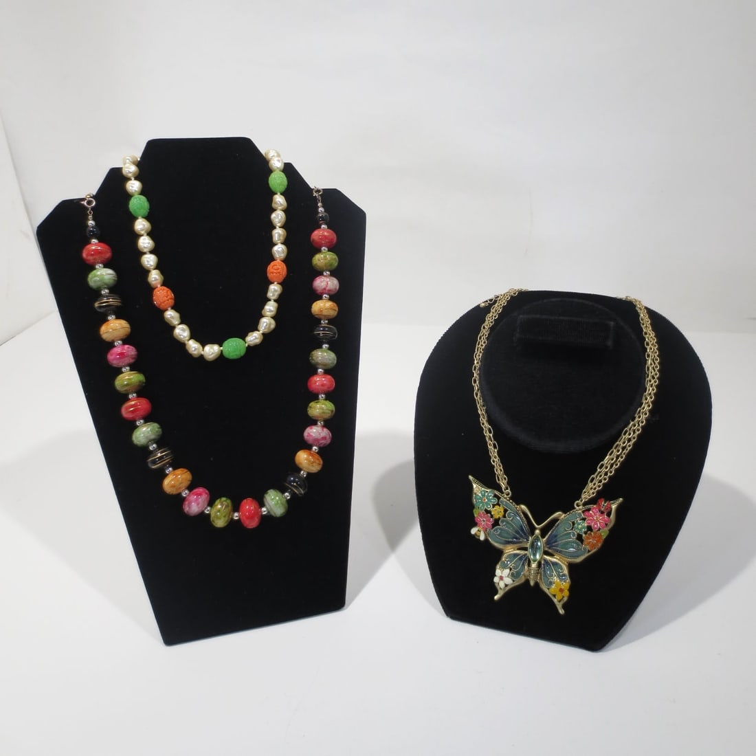 Three Vintage Necklaces (1 of 5)