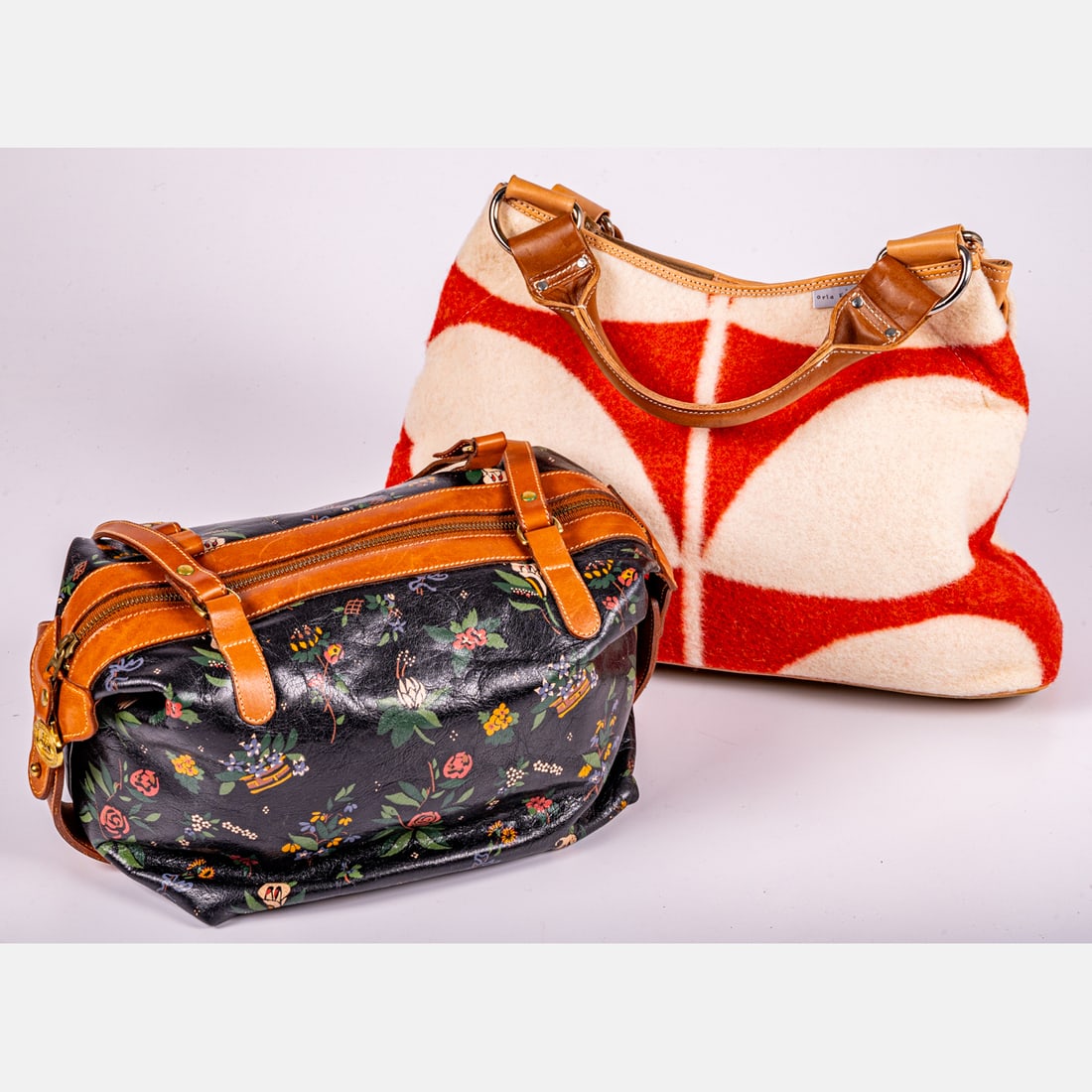 Two Vintage Shoulder Bags (1 of 6)