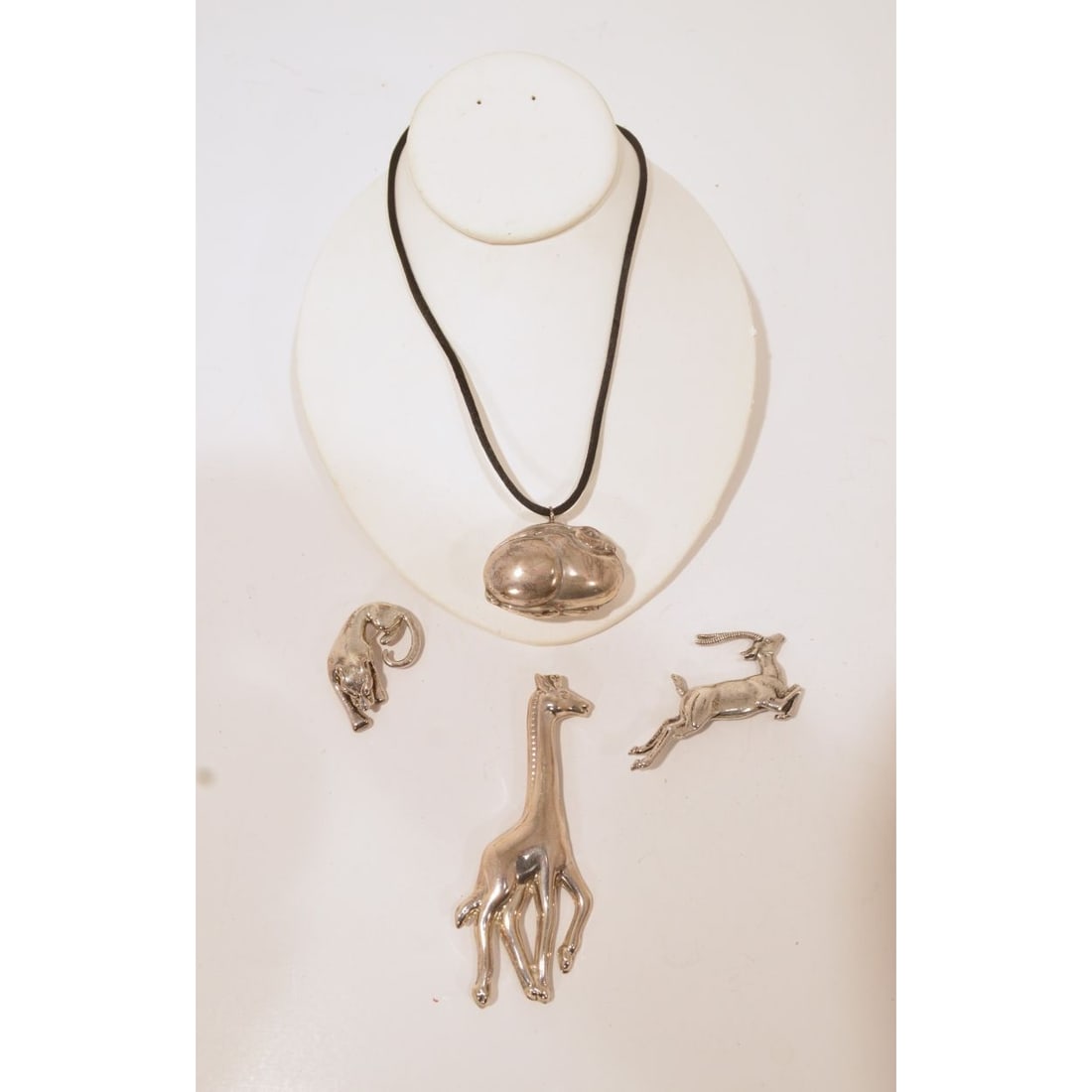 A Silver Bunny Pendant (1 of 4)