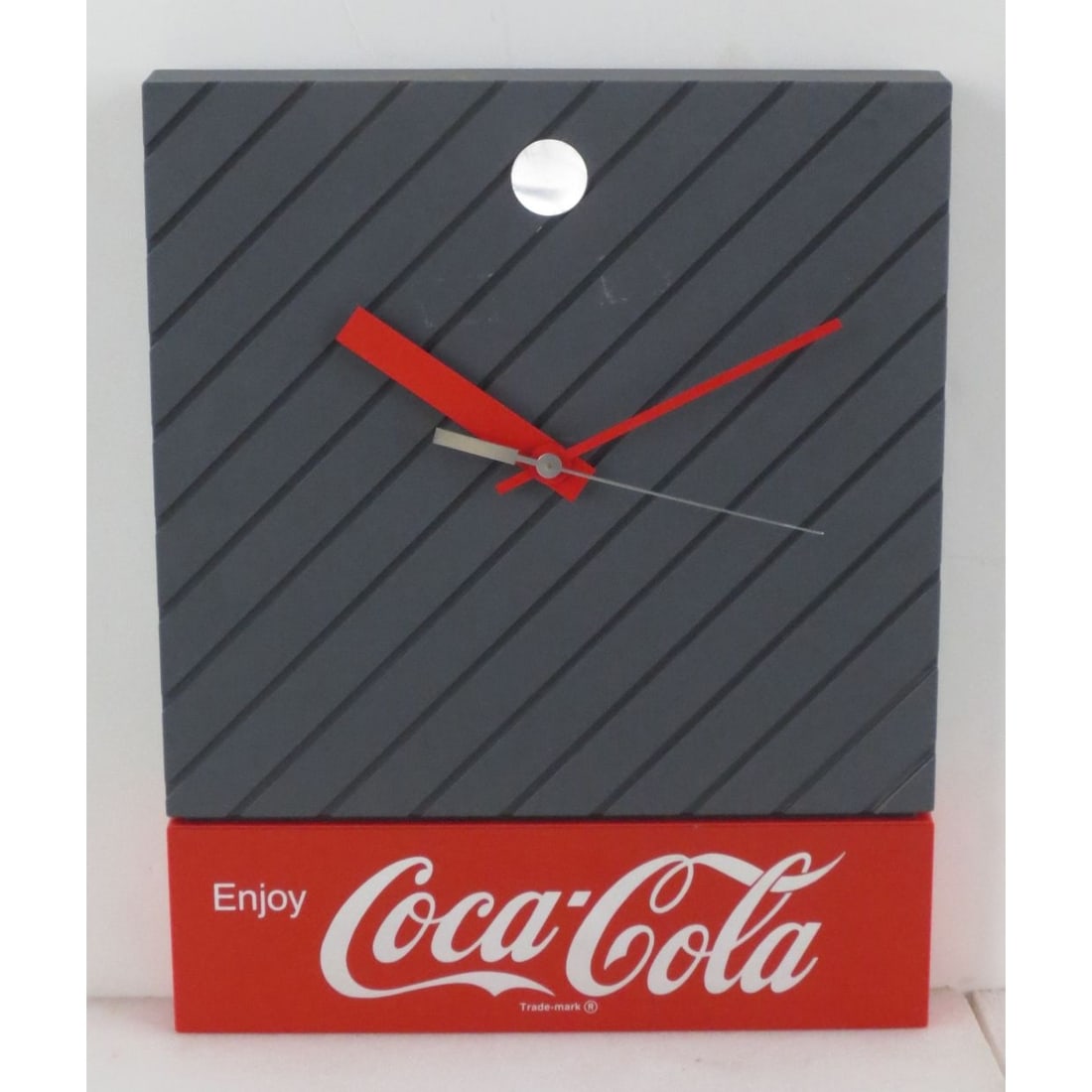 Vintage Coca Cola Advertisement  Wall Clock, ca. 1988 (1 of 4)
