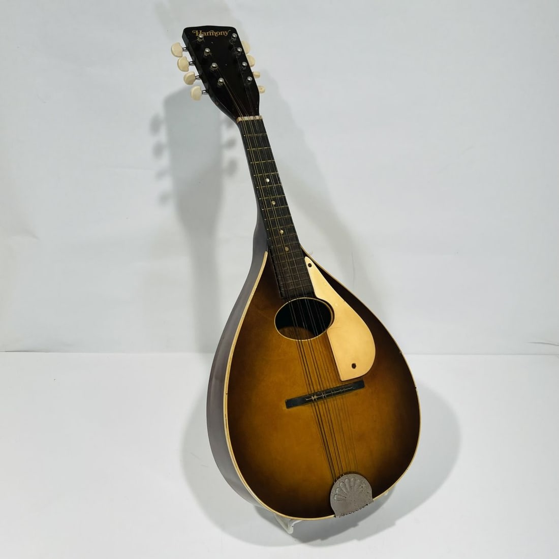 Vintage Harmony Flat Back Mandolin (1 of 6)