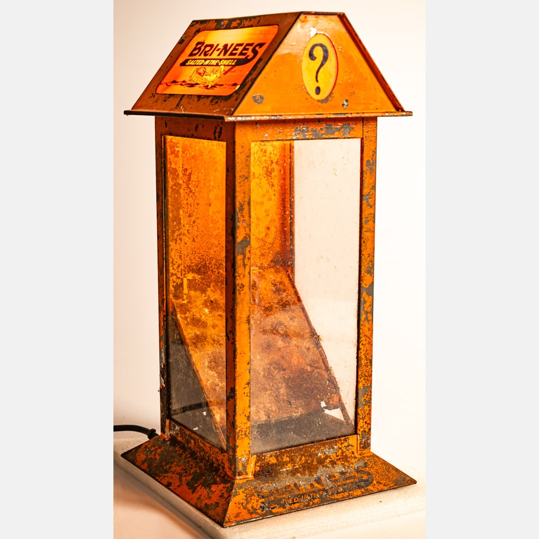 Bri-Nees Salted Peanut Dispenser (1 of 8)