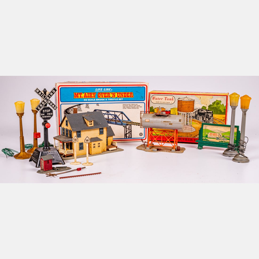 Model Train Railroad Kits And Accessories (1 of 8)