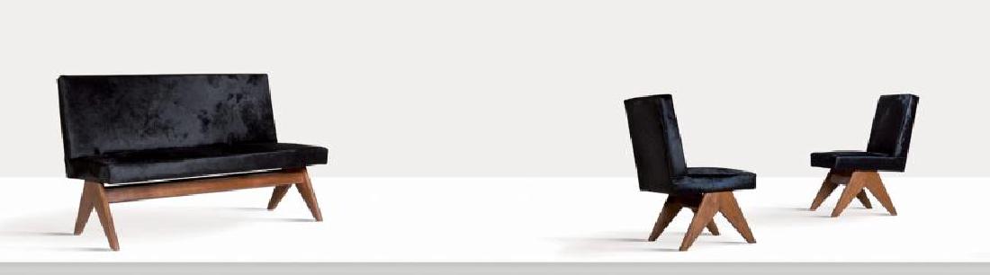 PIERRE JEANNERET (1896-1967): PIERRE JEANNERET (1896-1967) Ensemble comprenant une banquette dite public bench et deux chaises dites office chair Peau, teck 86 x 142 x 56 cm. 86 x 45 x 48 cm. Circa 1959 Set of bench and 2 office c