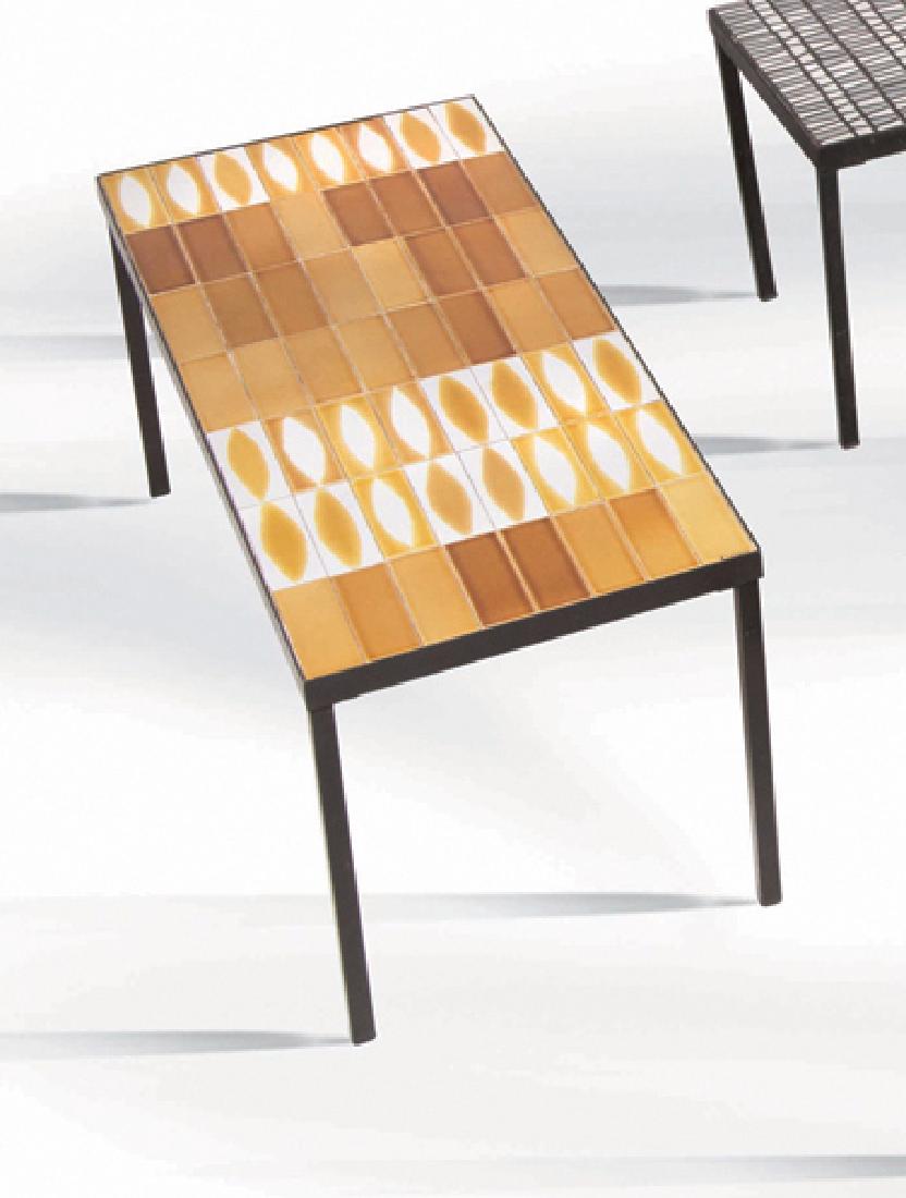 ROGER CAPRON (1922-2006): ROGER CAPRON (1922-2006) Table dite navette Céramique, métal 39 x 104.5 x 39.5 cm. Signée 1961 Coffee table Glazed ceramic, steel 15.35 x 41.14 x 15.55 in Référence : - Pierre Staudenmeyer, Roger