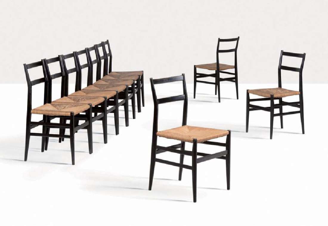 GIO PONTI (1891-1979): GIO PONTI (1891-1979) Suite de 10 chaises dites Supperleggera Bois, osier Sticker de l’éditeur 82 x 40 x 40 cm. Cassina, 1957 Set of 10 chairs Wood, wicker 32.28 x 15.75 x 15.75 in Références : -
